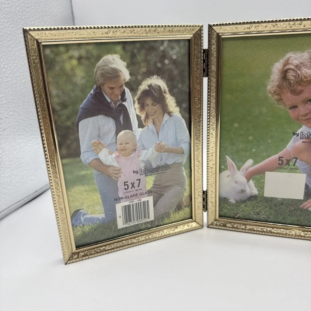 NEW VTG INTERCRAFT 5x7 Tri-Fold Metal Picture Frame Hinged Gold Brass Tone MCM